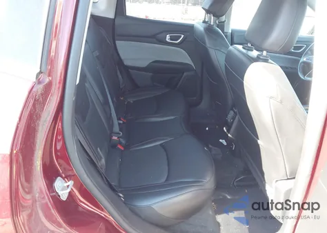 2022 Jeep Compass Latitude Lux 4X4 from USA, damaged, VIN 3C4NJDFB0NT176043